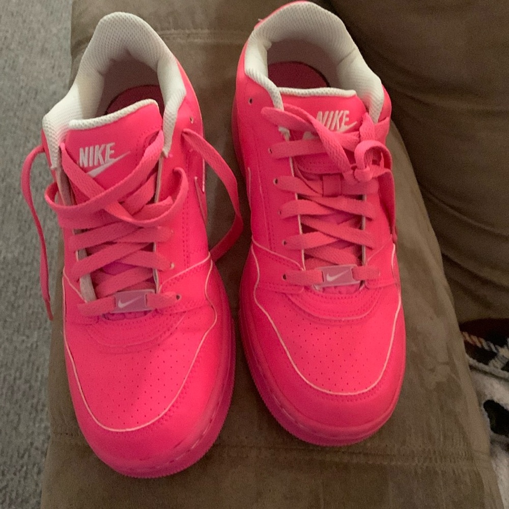 Barbie pink Nike air sneakers 7.5